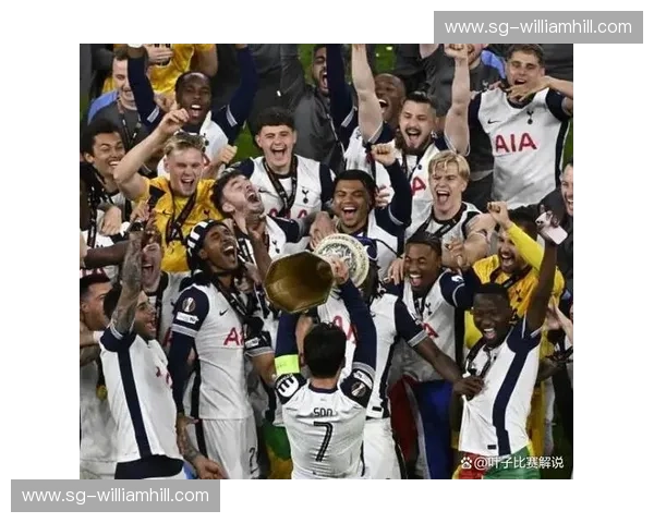 欧联2022集锦：荣耀、泪水与经典瞬间